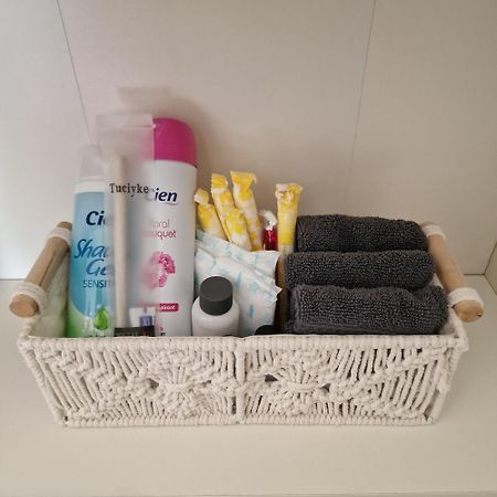 Females Only - Private Bedrooms In Dublin ルーカン エクステリア 写真