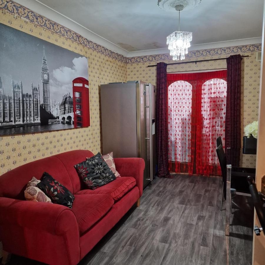 Females Only - Private Bedrooms In Dublin ルーカン エクステリア 写真