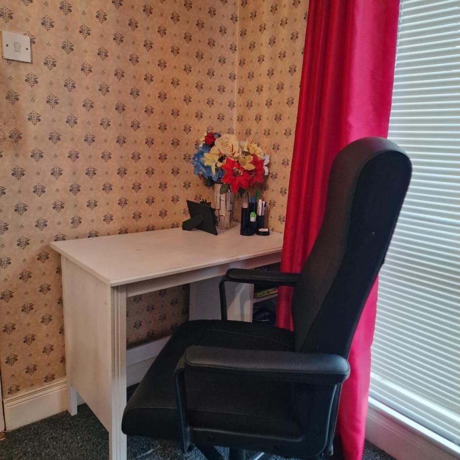 Females Only - Private Bedrooms In Dublin ルーカン エクステリア 写真